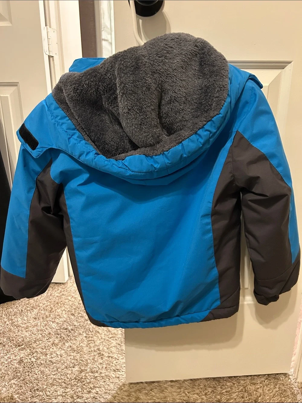 Wantdo Kids' Blue and Black Puffer Jacket with Removable Hood